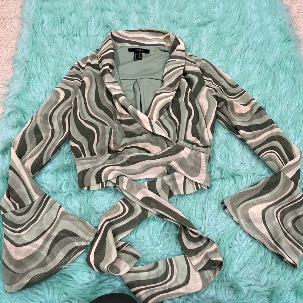 Abstract mesh top